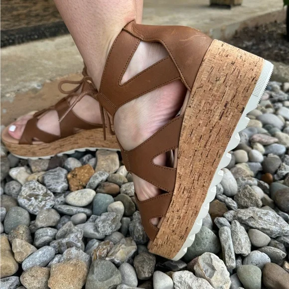 NWOB Sorel lace up sandal. Super cute! - Picture 4 of 6